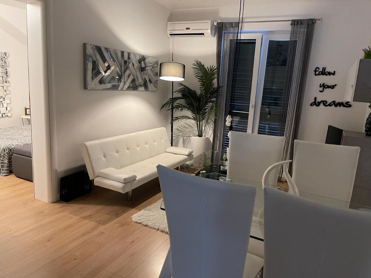 Apartment New Chic Supetar Exterior photo