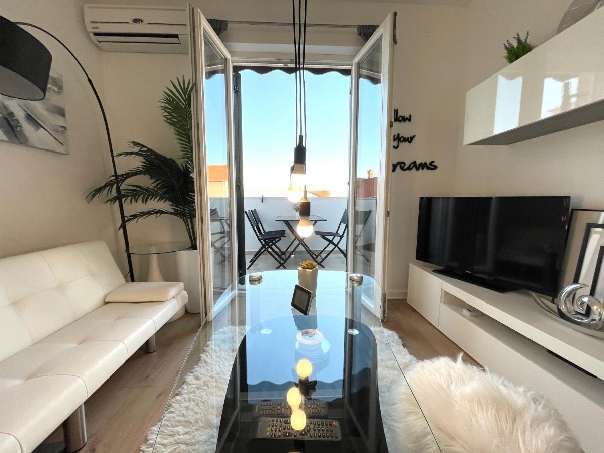 Apartment New Chic Supetar Exterior photo