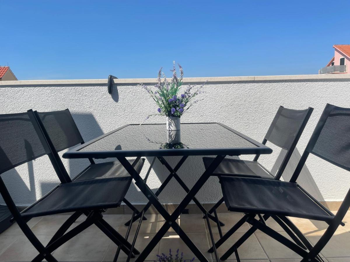 Apartment New Chic Supetar Exterior photo