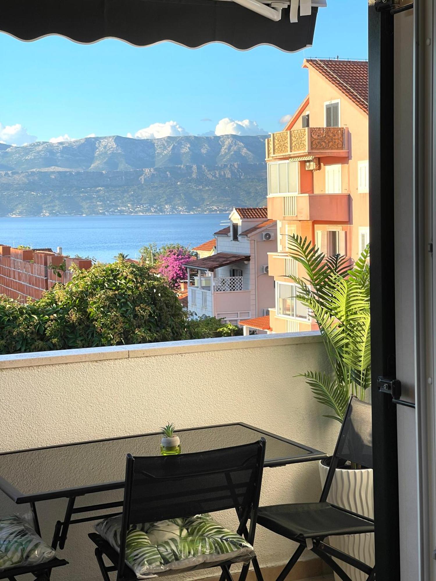 Apartment New Chic Supetar Exterior photo